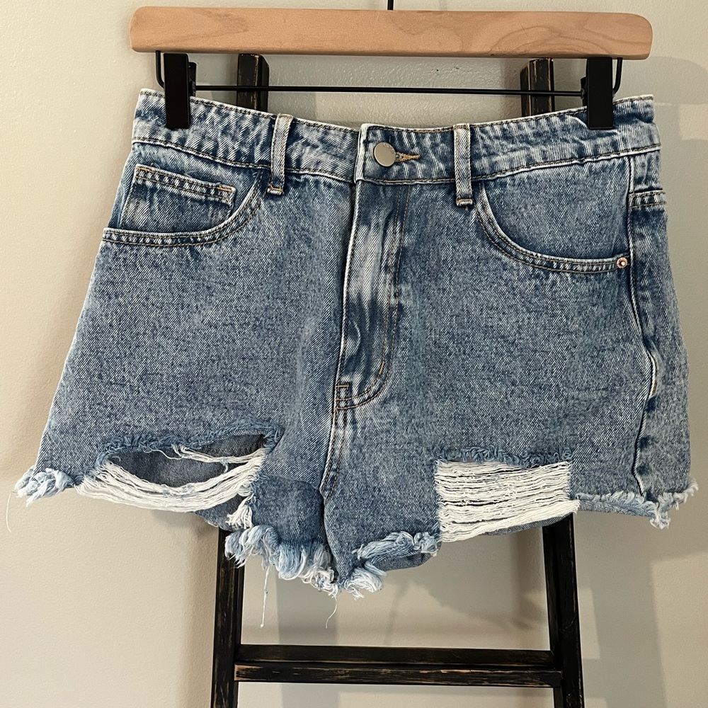 Smiley Face Distressed Jean Shorts Sz M
